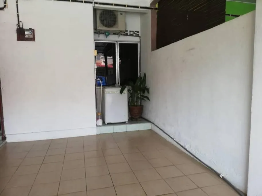 Holiday home D'Haja 5 Klia Sepang With Free Wi-Fi & 3 Airconds Villa Banting