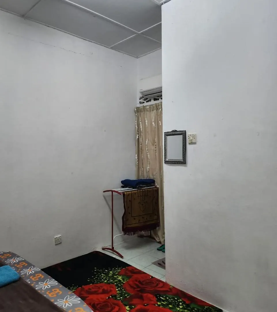 D'Haja 5 Klia Sepang With Free Wi-Fi & 3 Airconds Villa Banting